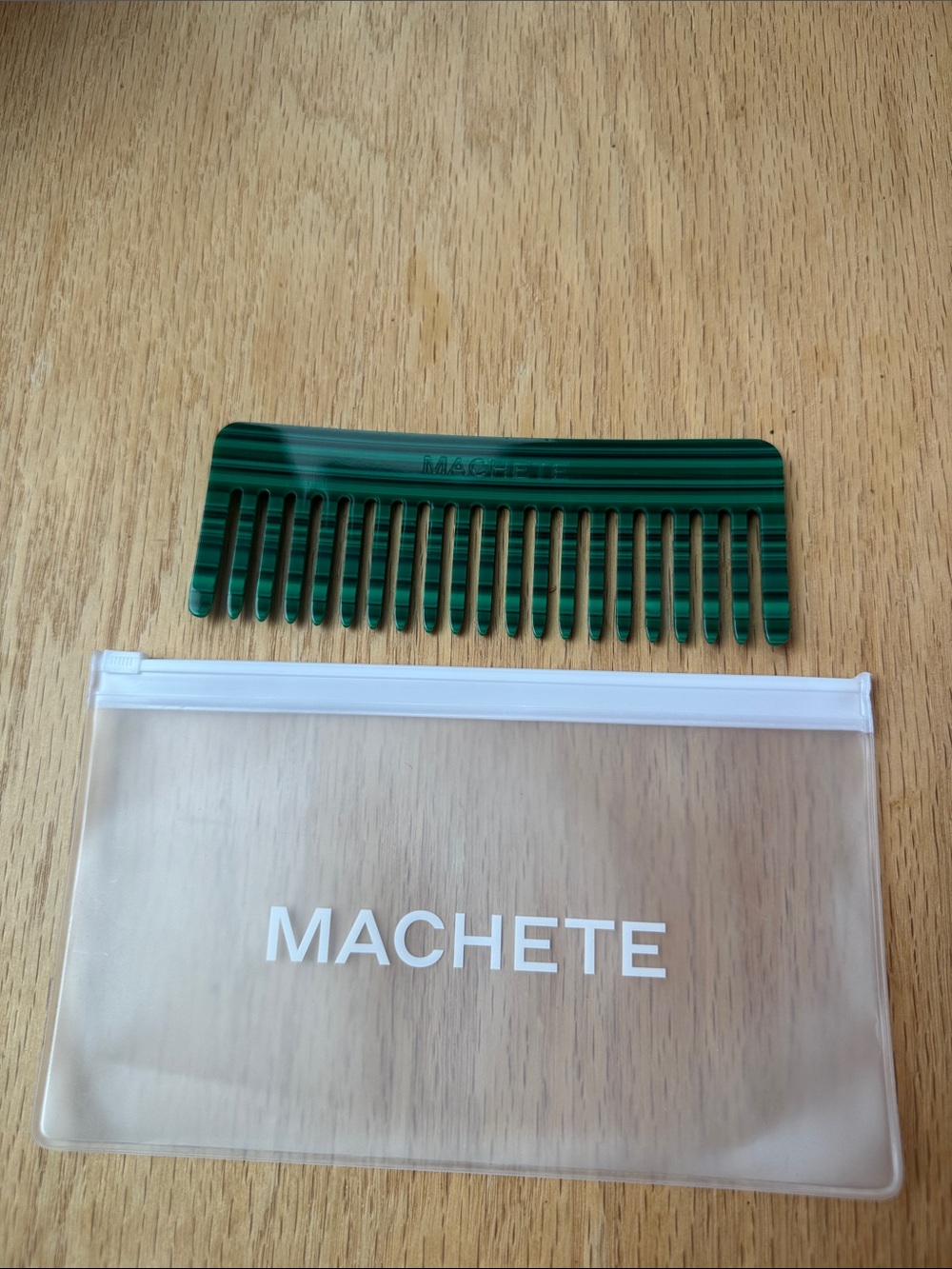 MACHETE Green Wide-Tooth Hair Comb